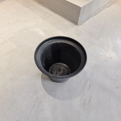 Berbagai Warna Botol Bunga Plastik Dengan Lubang Drainase