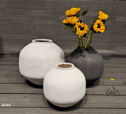Lubang drainase dan Terracotta Finish Kombinasi sempurna untuk Fiber Cement Pot