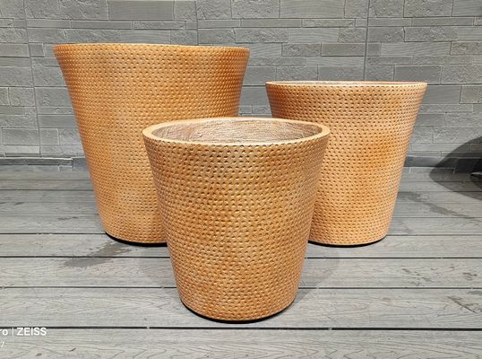 Kain Tenun Minic Warna Cokelat Bumi Hangat Bermotif Titik Bertekstur Pot Tanah Liat Serat Bulat