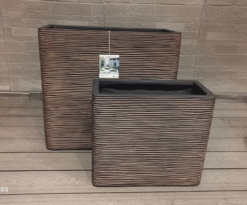 Panci Bunga Serat Lemak Bentuk persegi panjang Tinggi Sempit Stylish Modern tahan lama Penanam untuk Hijau Indoor / Outdoor Besar untuk Gantung Lantai